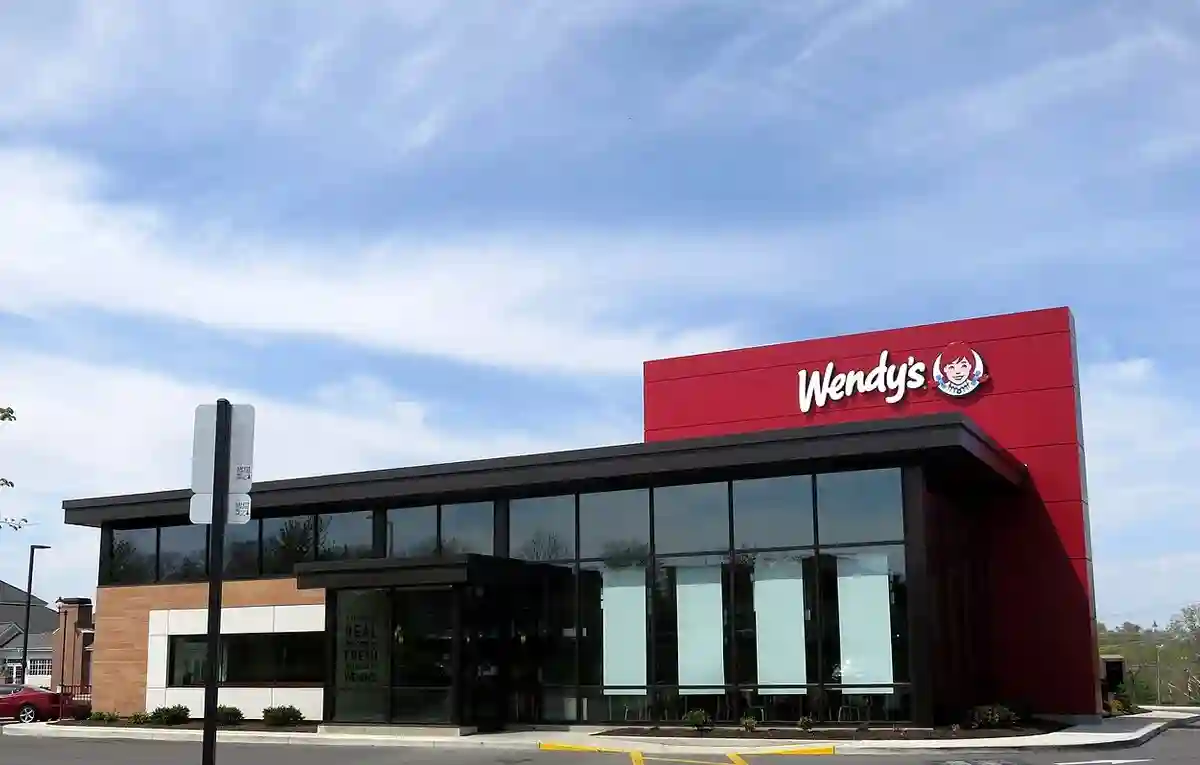 Wendy's Niagara Falls: Fresh Eatery Delights Fine Dinning